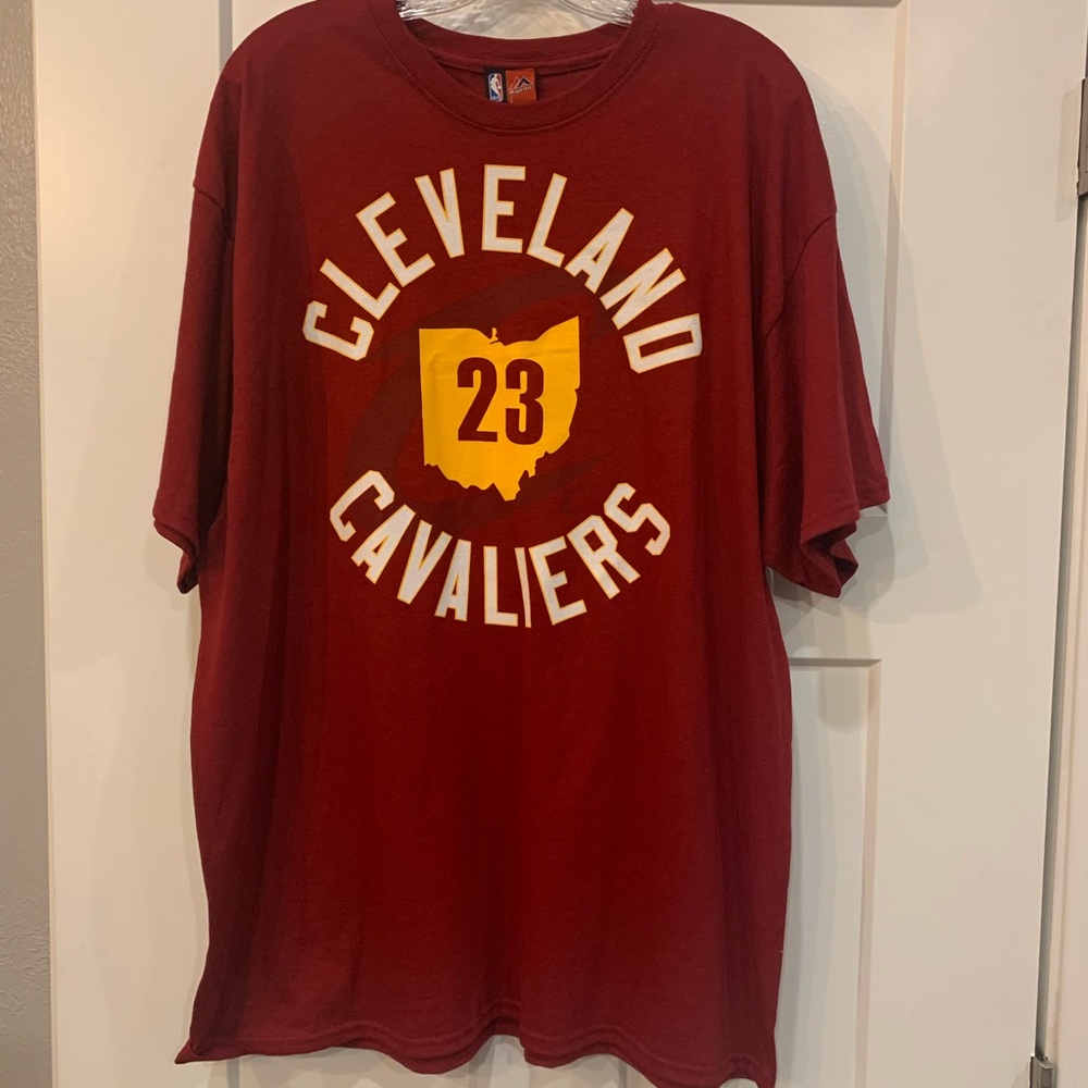 NWT Cleveland Cavaliers Maroon Tshirt